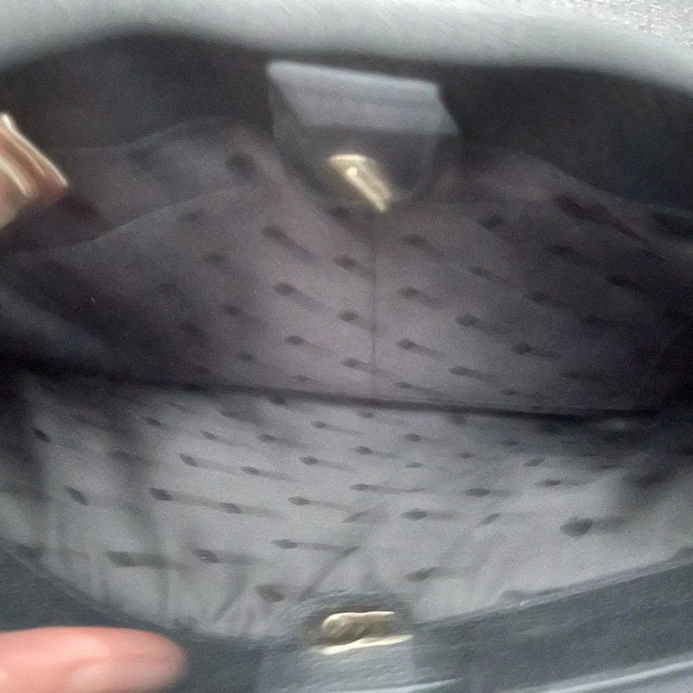 Kate Spade Black Shoulder Bag with Gold Chain - Picture 10 of 10